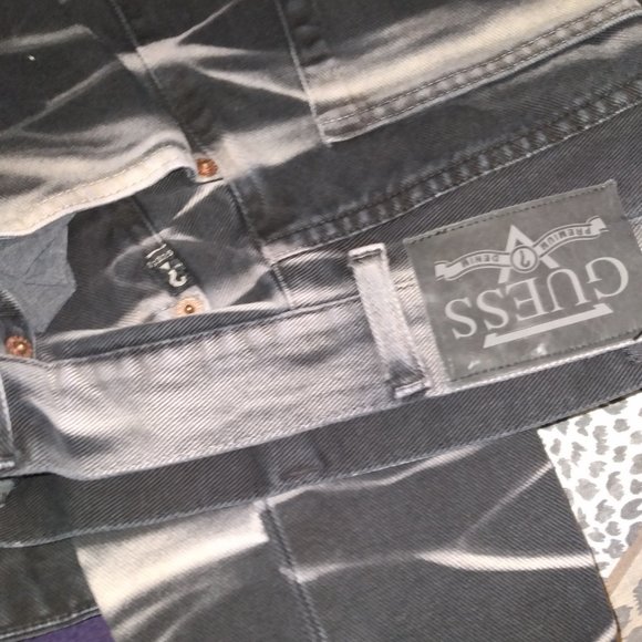 Guess XL or can Fit L Black and White Tie Dye - Picture 2 of 3